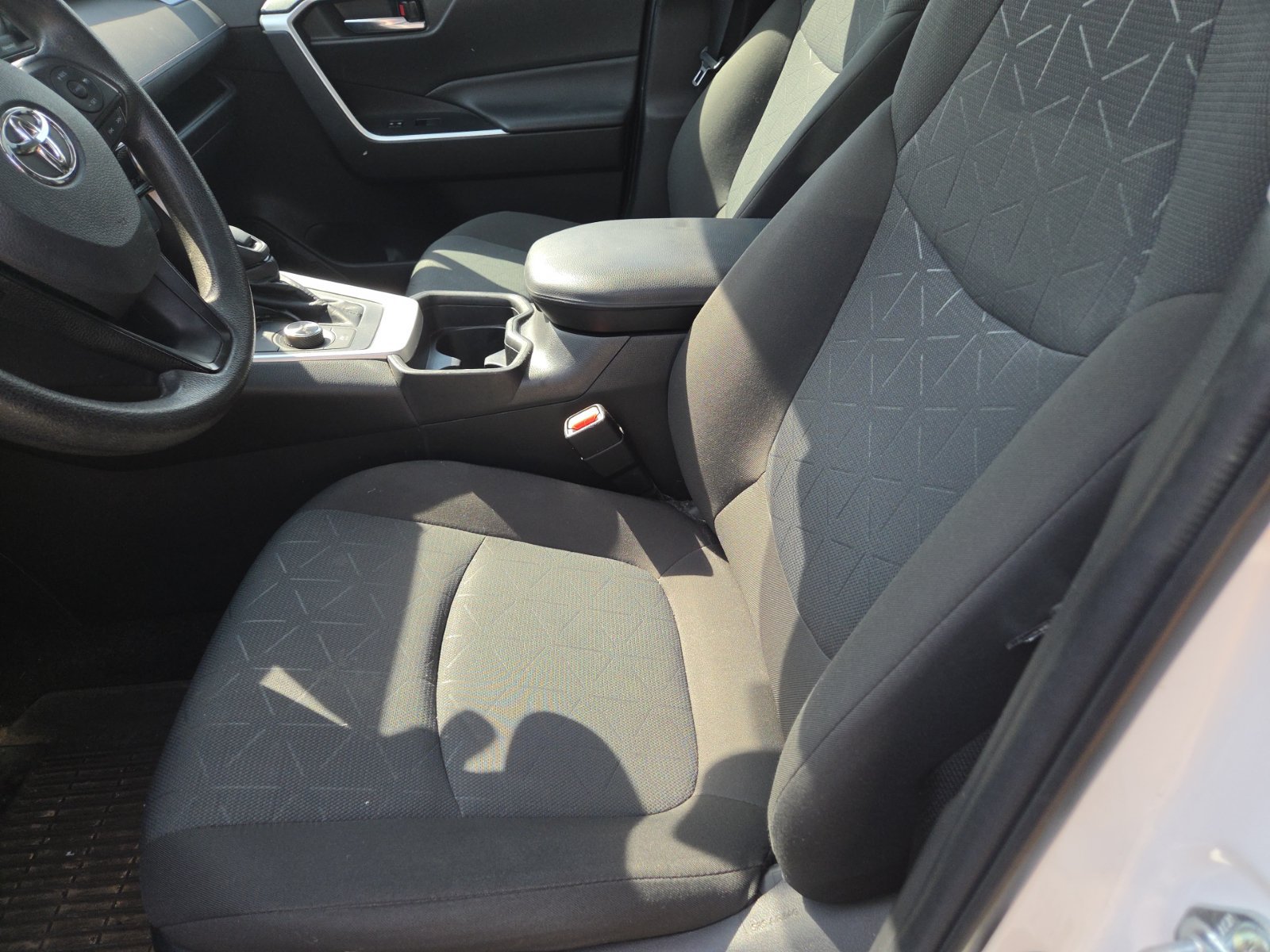 Used 2021 Toyota RAV4 XLE w/ Convenience Package AWD/4WD image 6