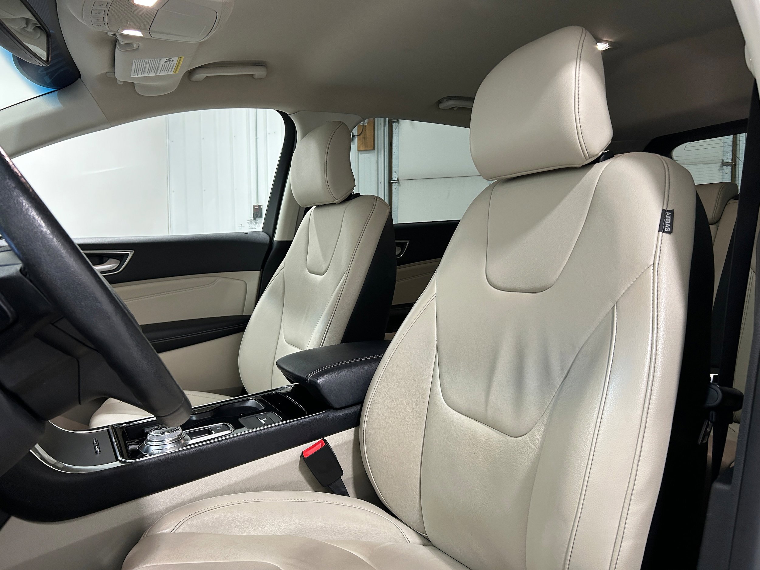 Used 2019 Ford Edge Titanium w/ Cold Weather Package AWD/4WD image 25
