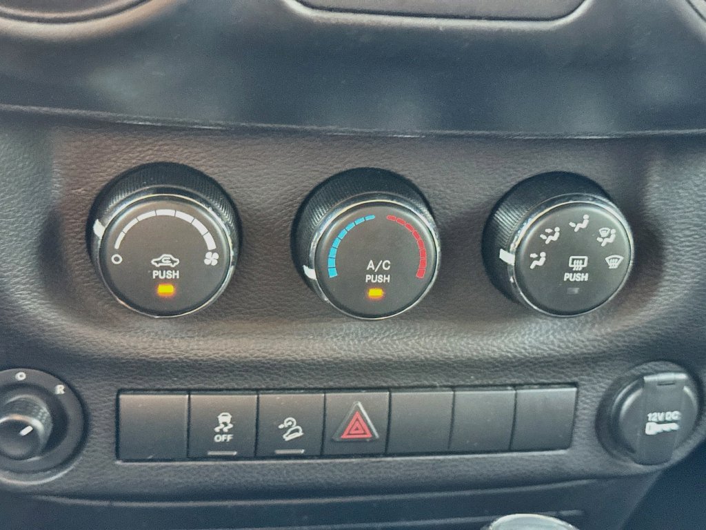 Used 2018 Jeep Wrangler Unlimited Sport w/ Quick Order Package 24W AWD/4WD image 15