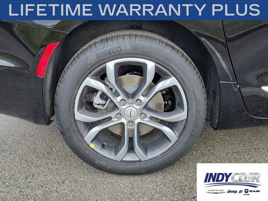 New 2026 Chrysler Pacifica Pinnacle w/ Trailer Tow Group AWD/4WD image 7