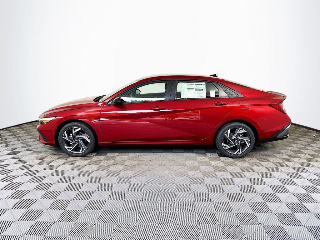 New 2025 Hyundai Elantra SEL FWD image 5