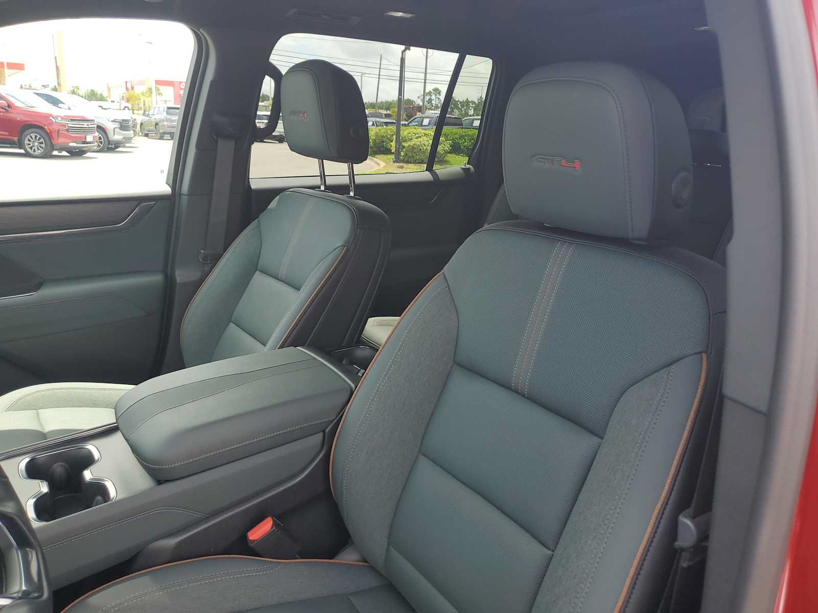 New 2026 GMC Acadia AT4 w/ Luxury Package AWD/4WD image 23
