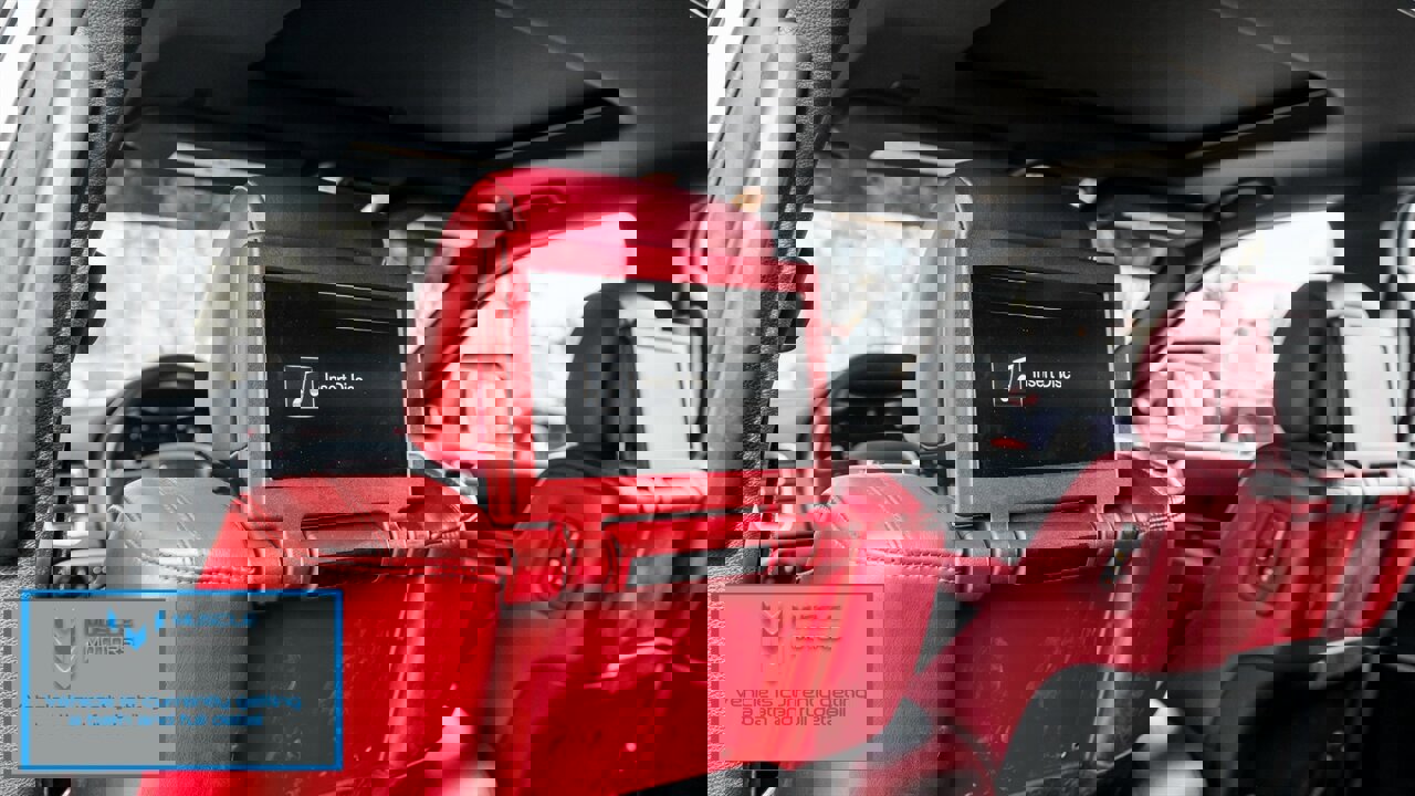 Used 2018 Dodge Durango R/T w/ Technology Group image 30