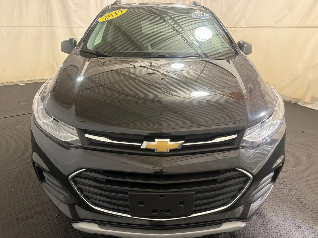 Used 2019 Chevrolet Trax LT w/ LT Convenience Package image 3