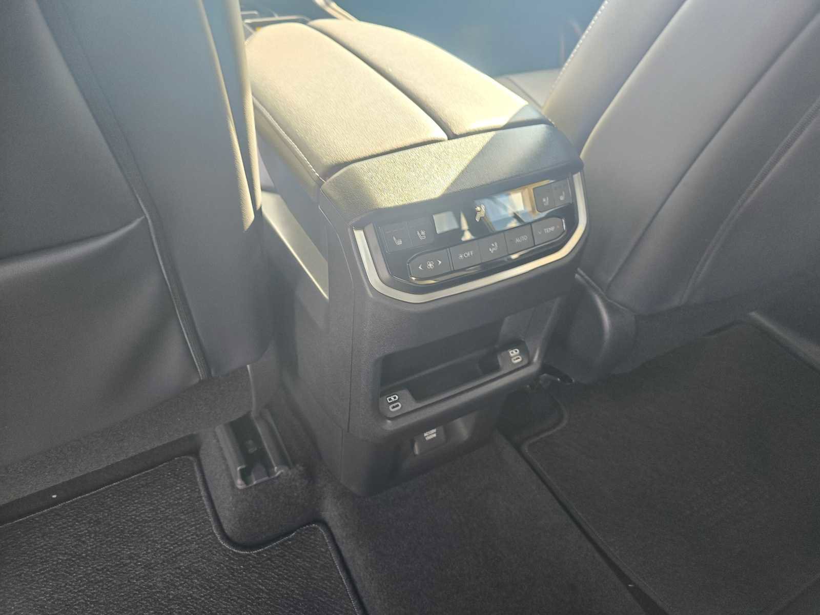 New 2026 Lexus TX 500h AWD image 22