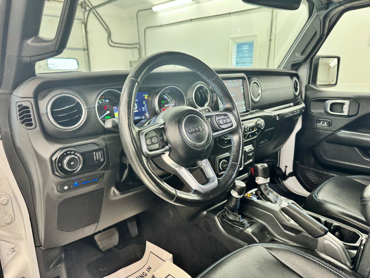 Used 2023 Jeep Wrangler Unlimited Rubicon 4xe w/ Cold Weather Group AWD/4WD image 14