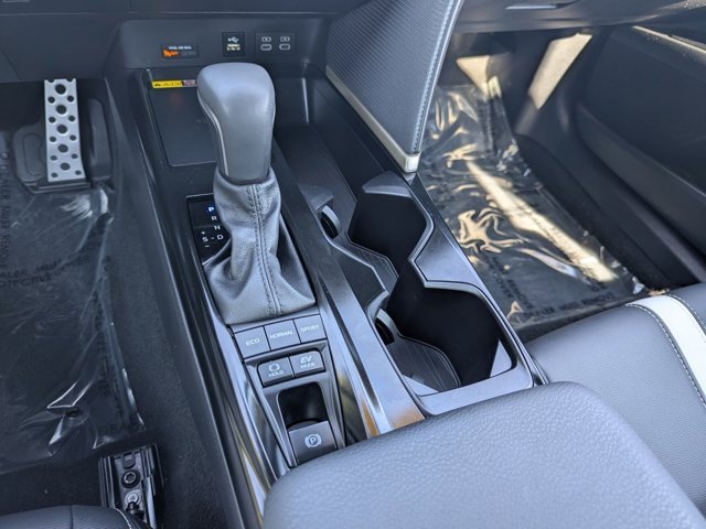 Used 2025 Toyota Camry SE image 26