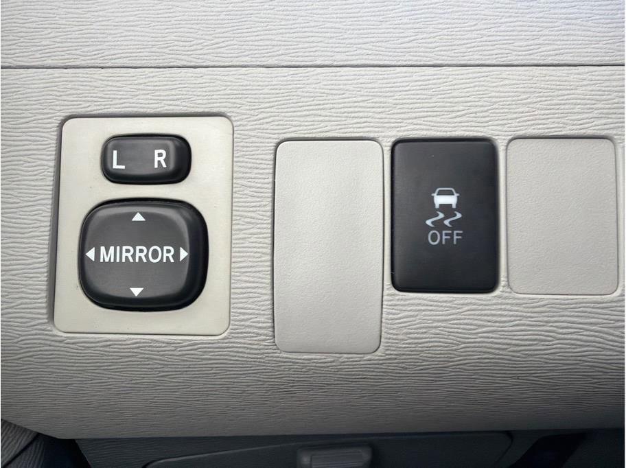 Used 2011 Toyota Sienna LE image 24