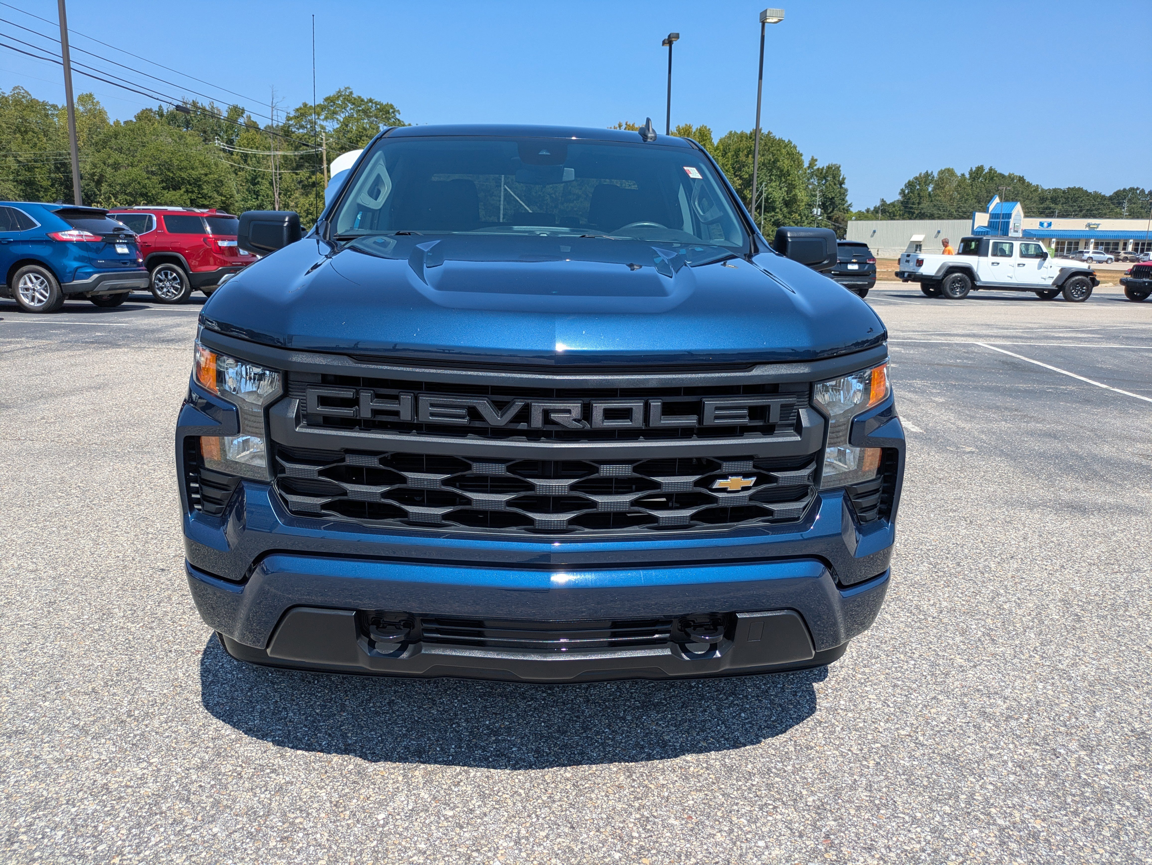 Used 2023 Chevrolet Silverado 1500 Custom image 9