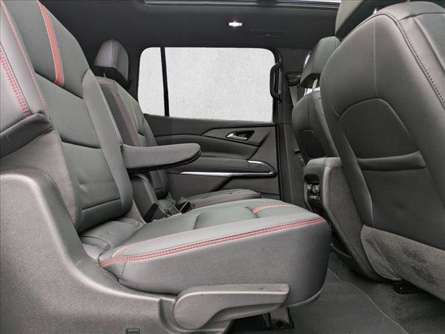 Used 2025 Chevrolet Traverse RS image 22