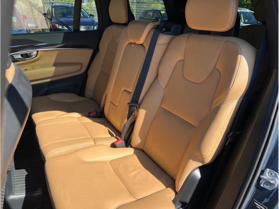 Used 2019 Volvo XC90 T8 Momentum w/ Advanced Package AWD/4WD image 10