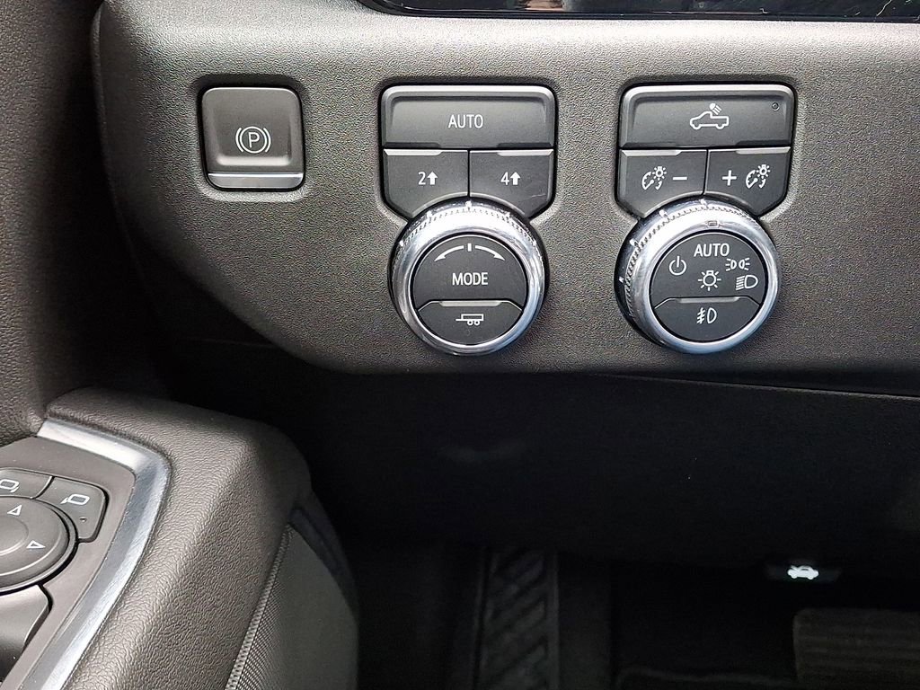 Used 2023 GMC Sierra 1500 Elevation image 28