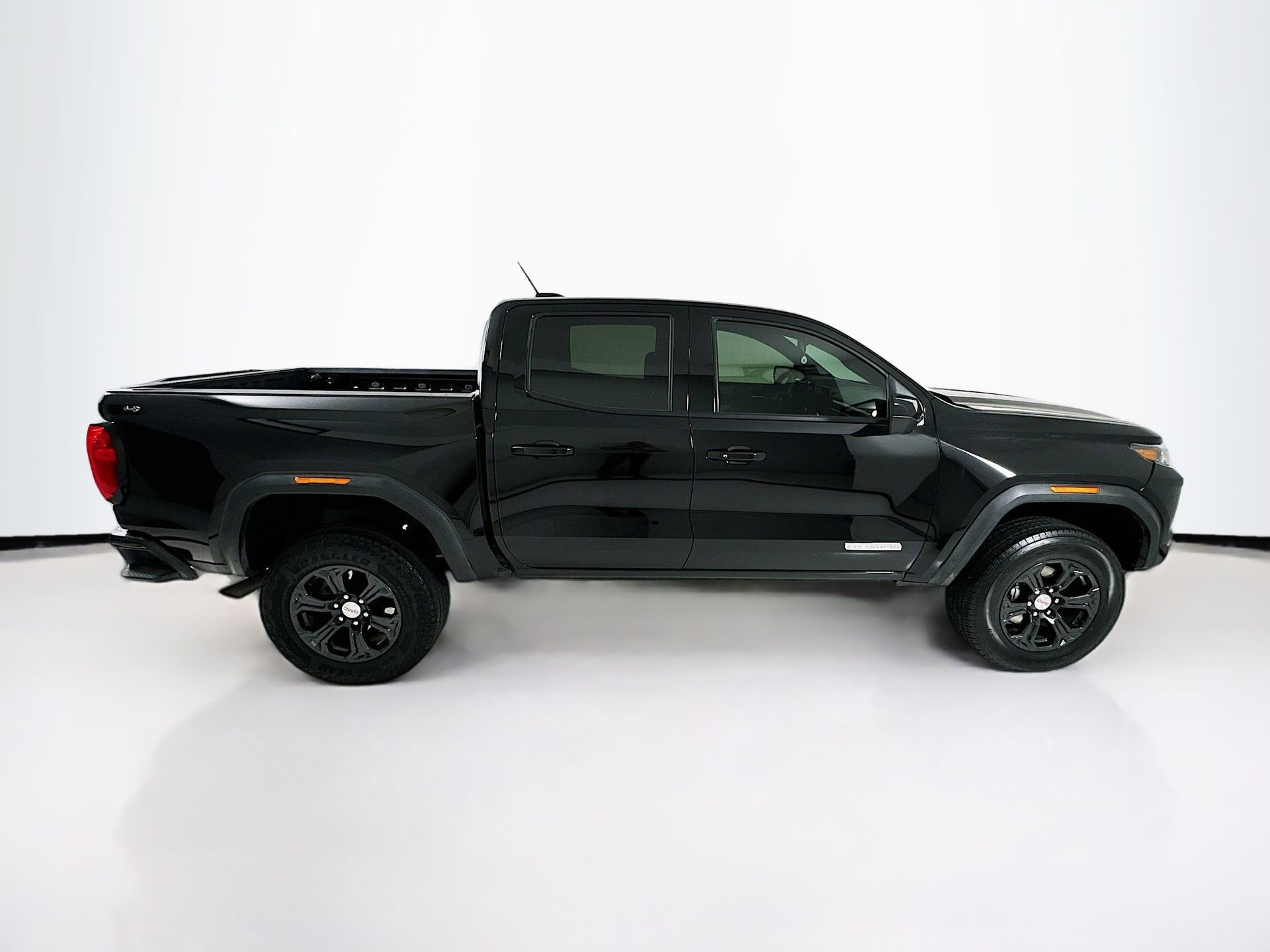 Used 2024 GMC Canyon Elevation w/ Convenience Package image 9