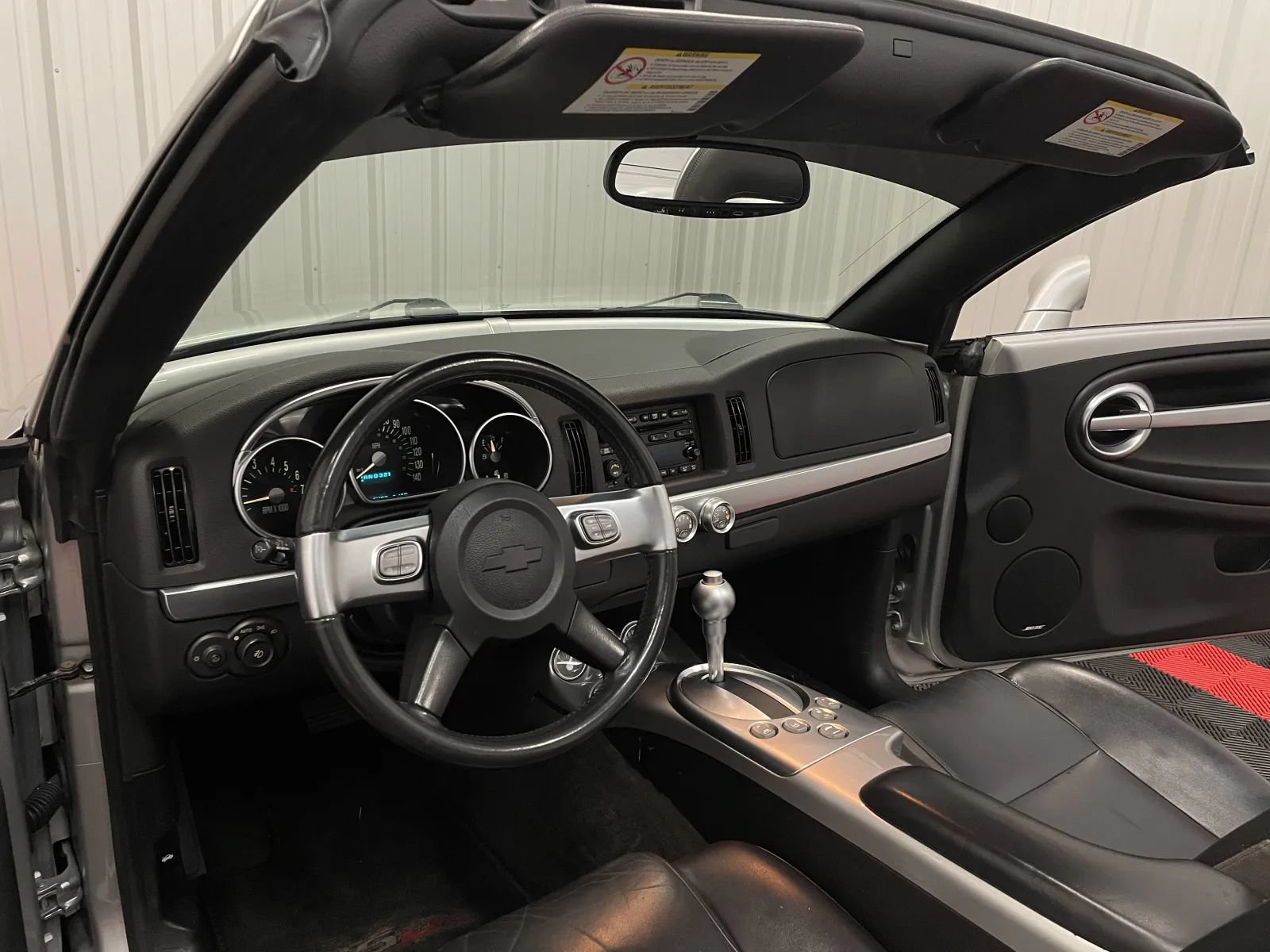 Used 2005 Chevrolet SSR w/ Preferred Equipment Group RWD image 36