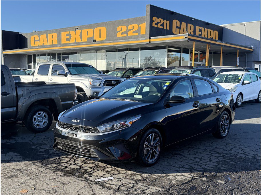 Used 2022 Kia Forte LXS image 1