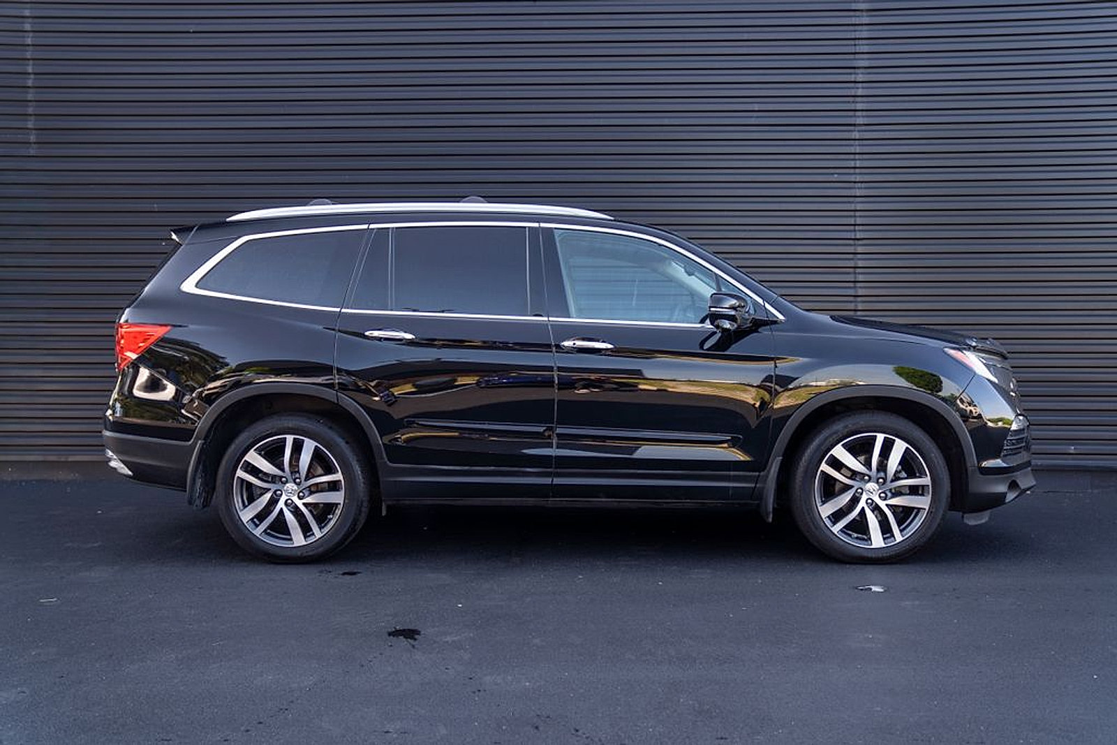 Used 2016 Honda Pilot Touring image 29