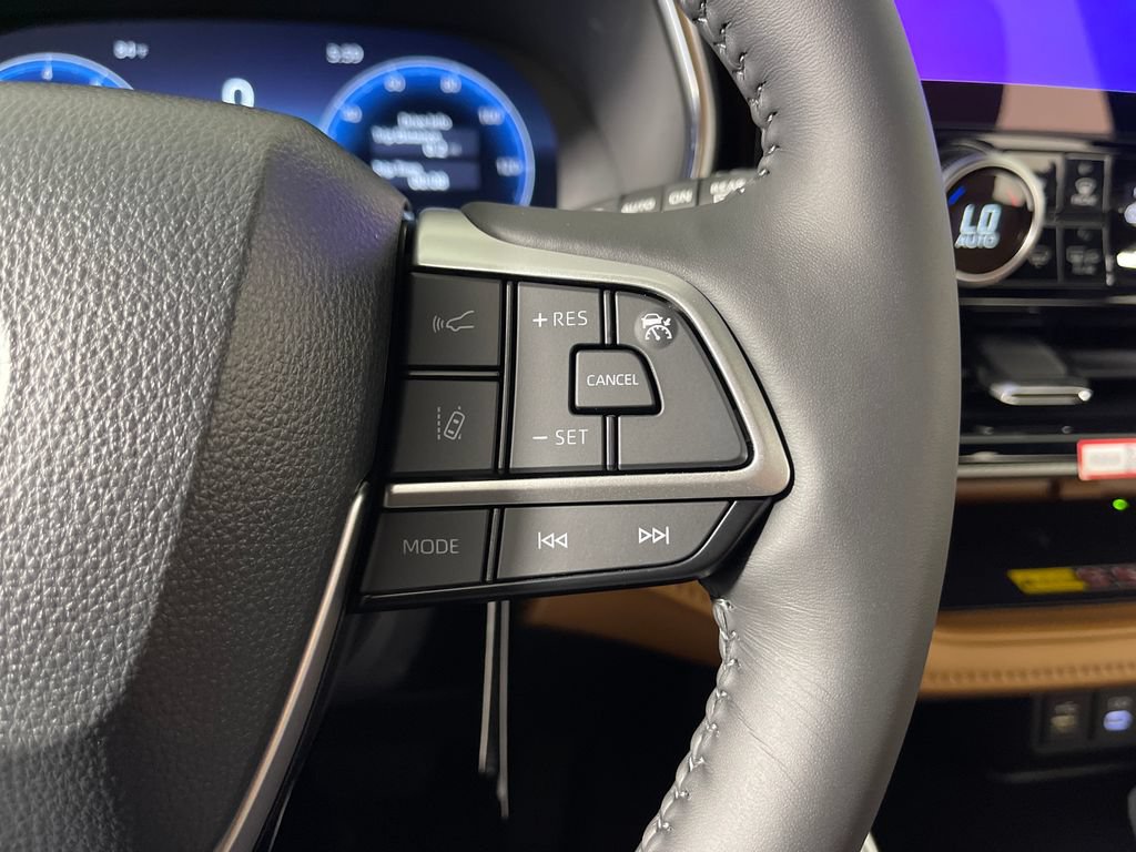 New 2026 Toyota Highlander Platinum AWD/4WD image 27