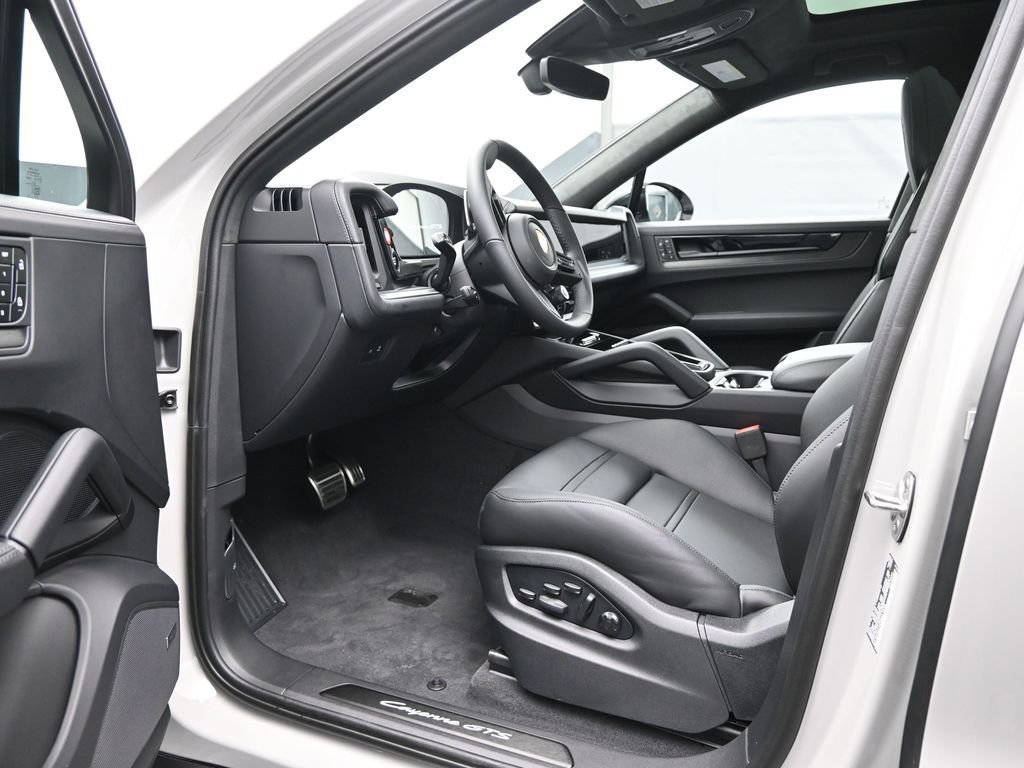 New 2026 Porsche Cayenne GTS image 4