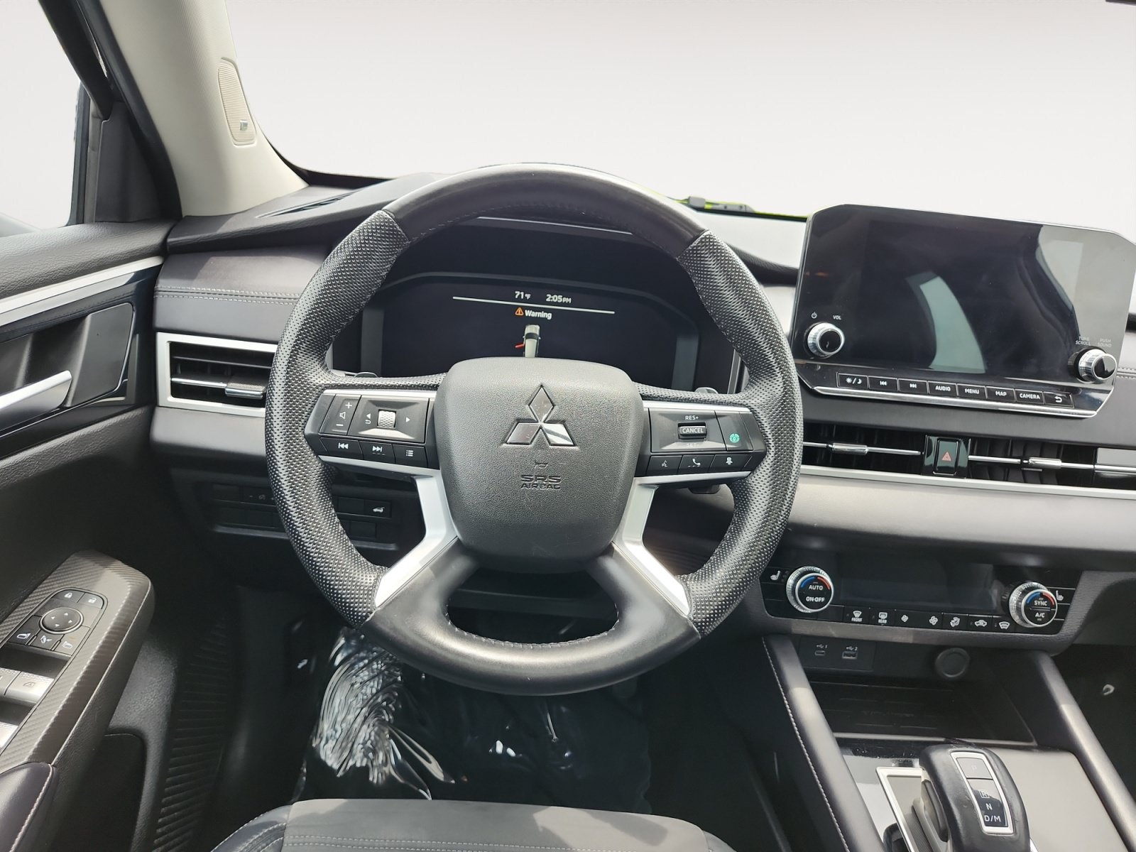 Used 2023 Mitsubishi Outlander SE AWD/4WD image 12