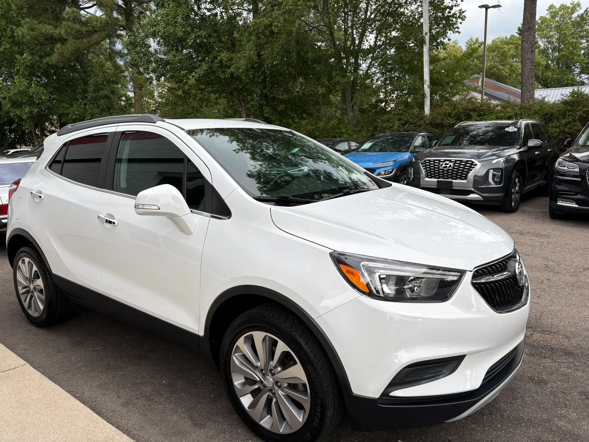 Used 2019 Buick Encore Preferred AWD/4WD image 4
