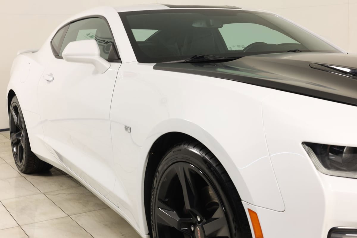 Used 2016 Chevrolet Camaro SS RWD image 39