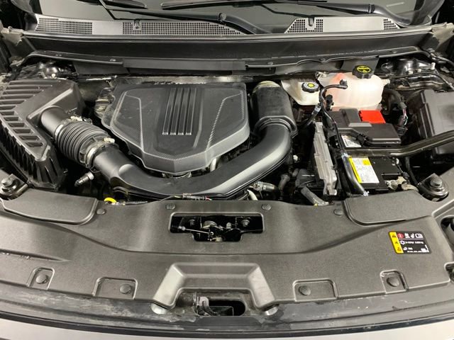 Used 2025 GMC Acadia AT4 image 32