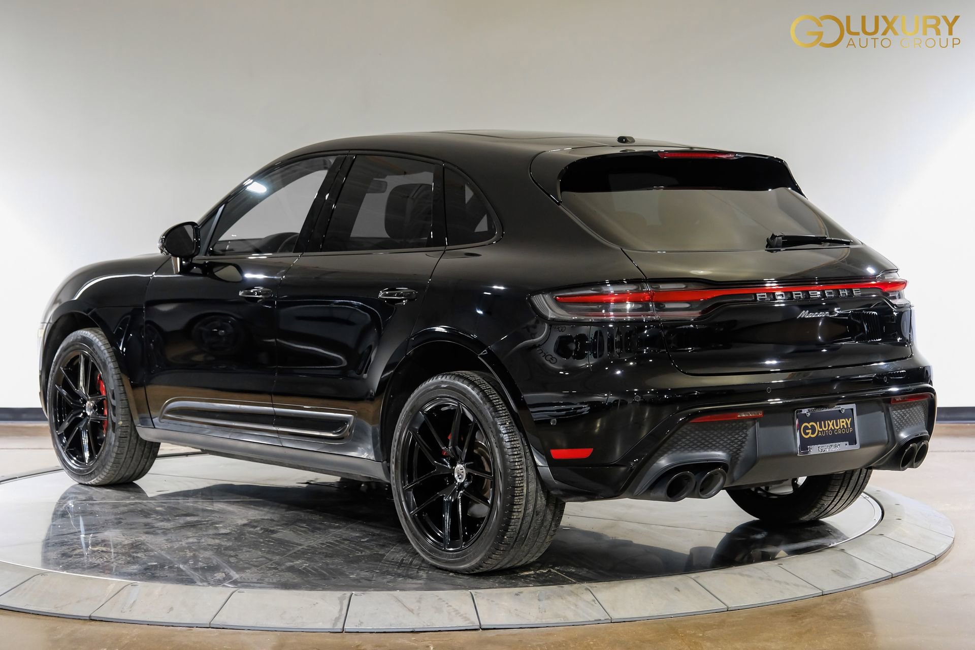 Used 2022 Porsche Macan S AWD/4WD image 11