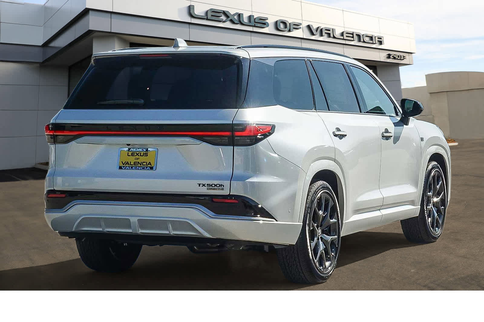 New 2026 Lexus TX 500h AWD image 4