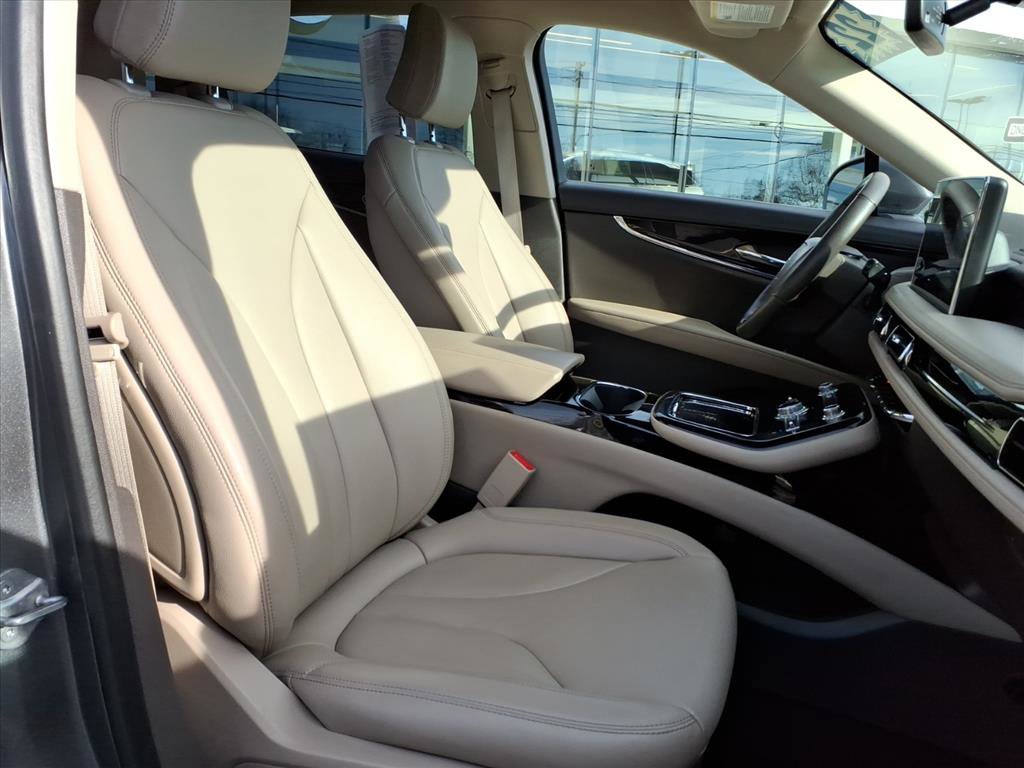 Certified 2022 Lincoln Nautilus AWD w/ Premium Package image 14