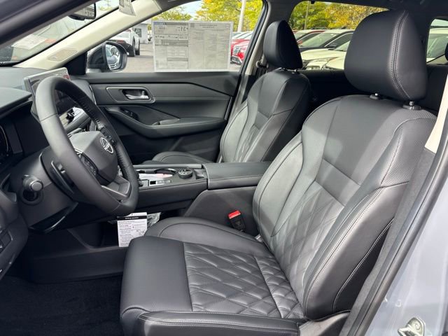 New 2026 Nissan Rogue Platinum image 14