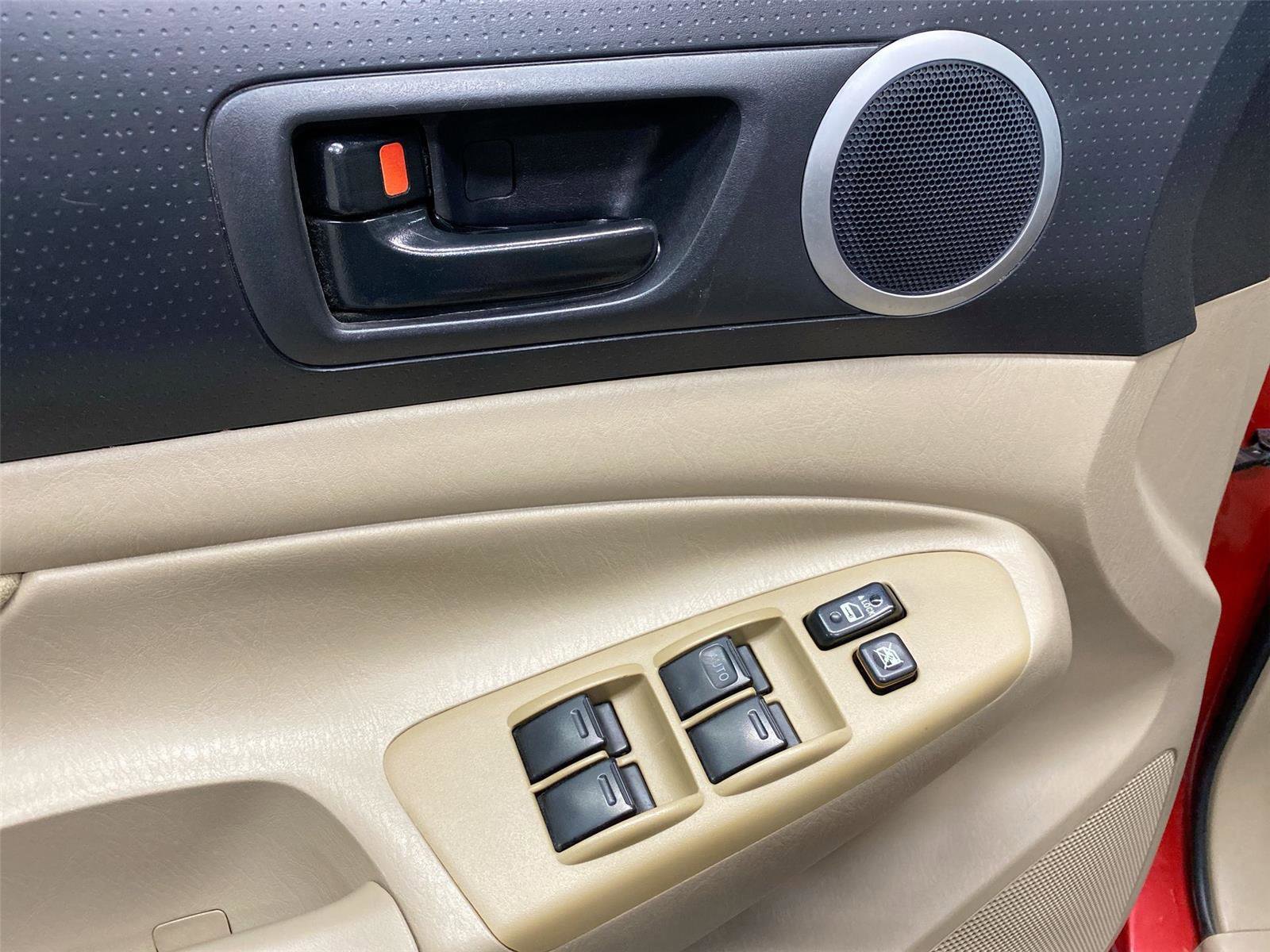 Used 2011 Toyota Tacoma PreRunner image 19