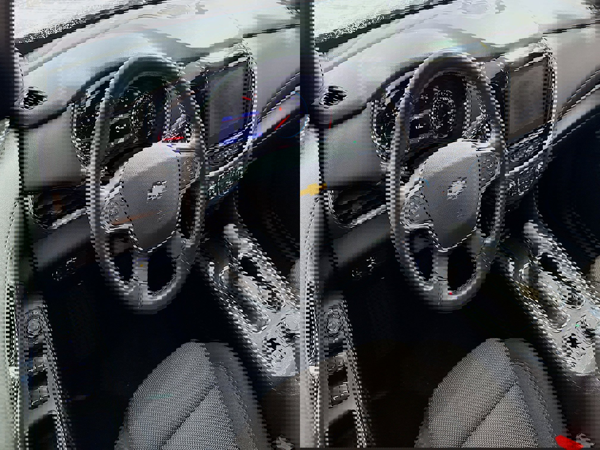 Used 2023 Chevrolet Traverse LT image 19