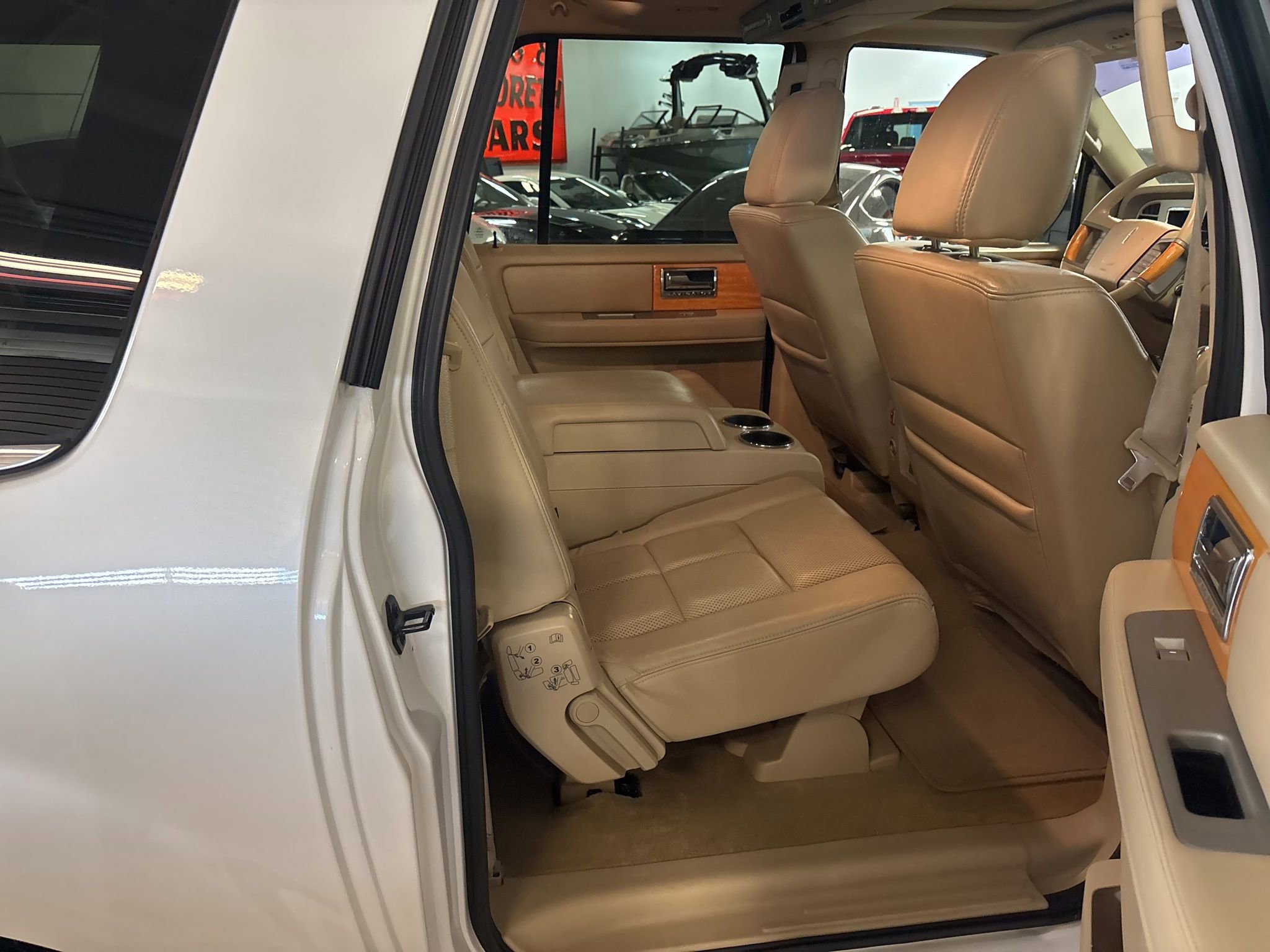 Used 2010 Lincoln Navigator L 4WD image 13