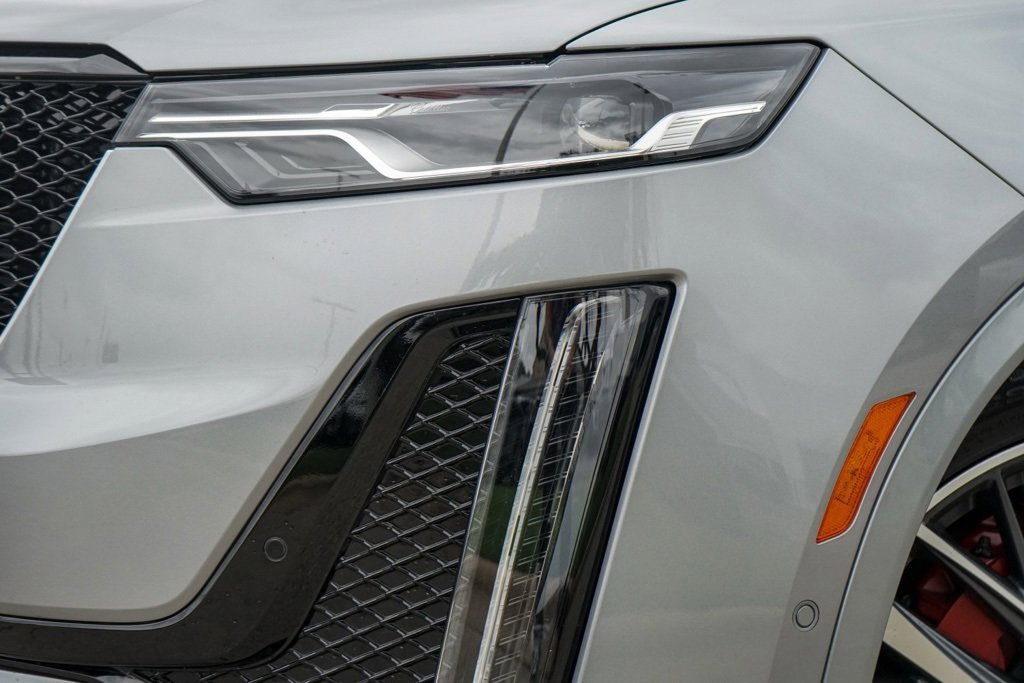 New 2025 Cadillac XT6 Sport w/ Technology Package image 3