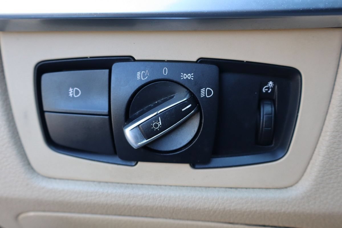Used 2015 BMW 328i xDrive Sedan AWD/4WD image 16