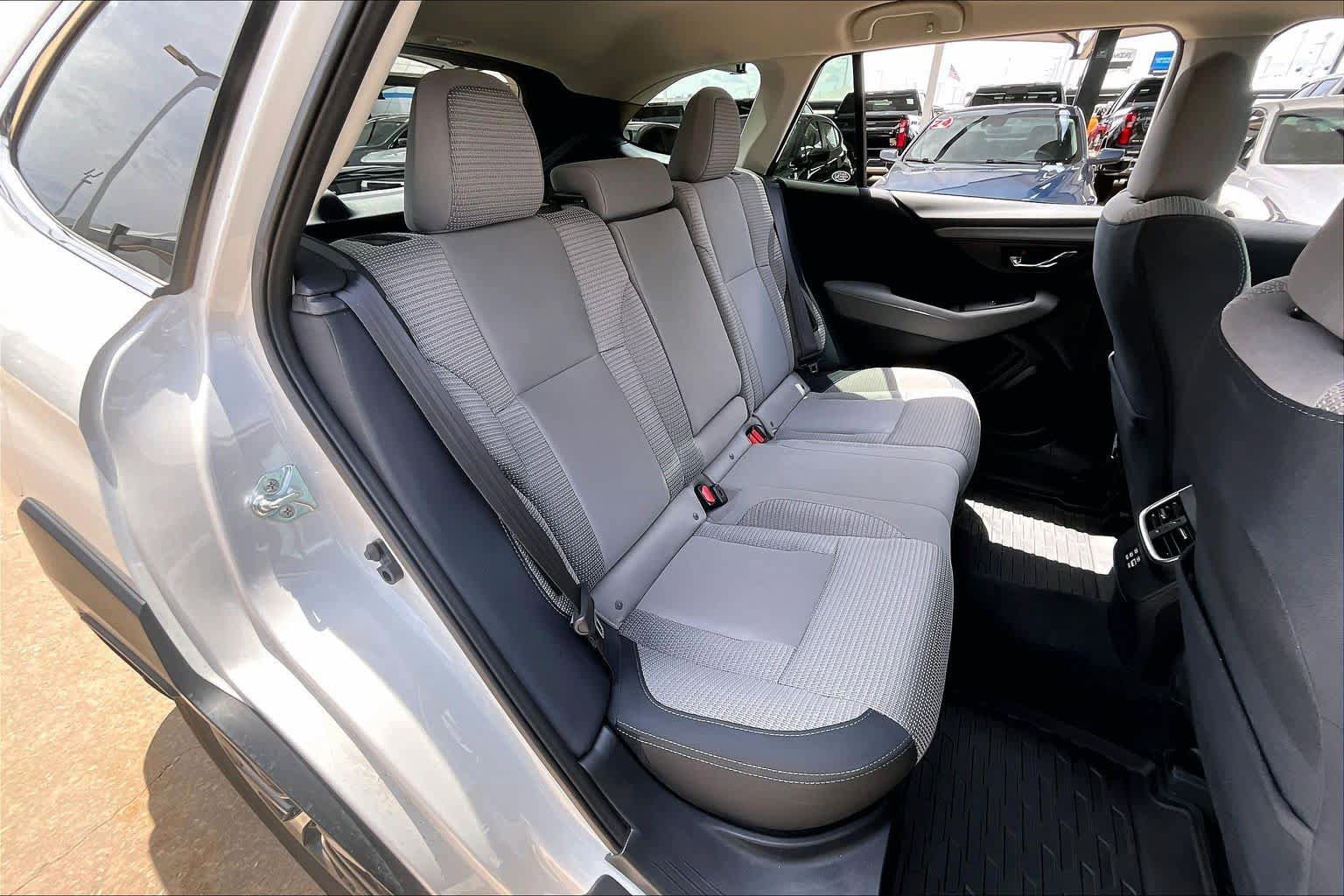 Used 2025 Subaru Outback Premium AWD/4WD image 19