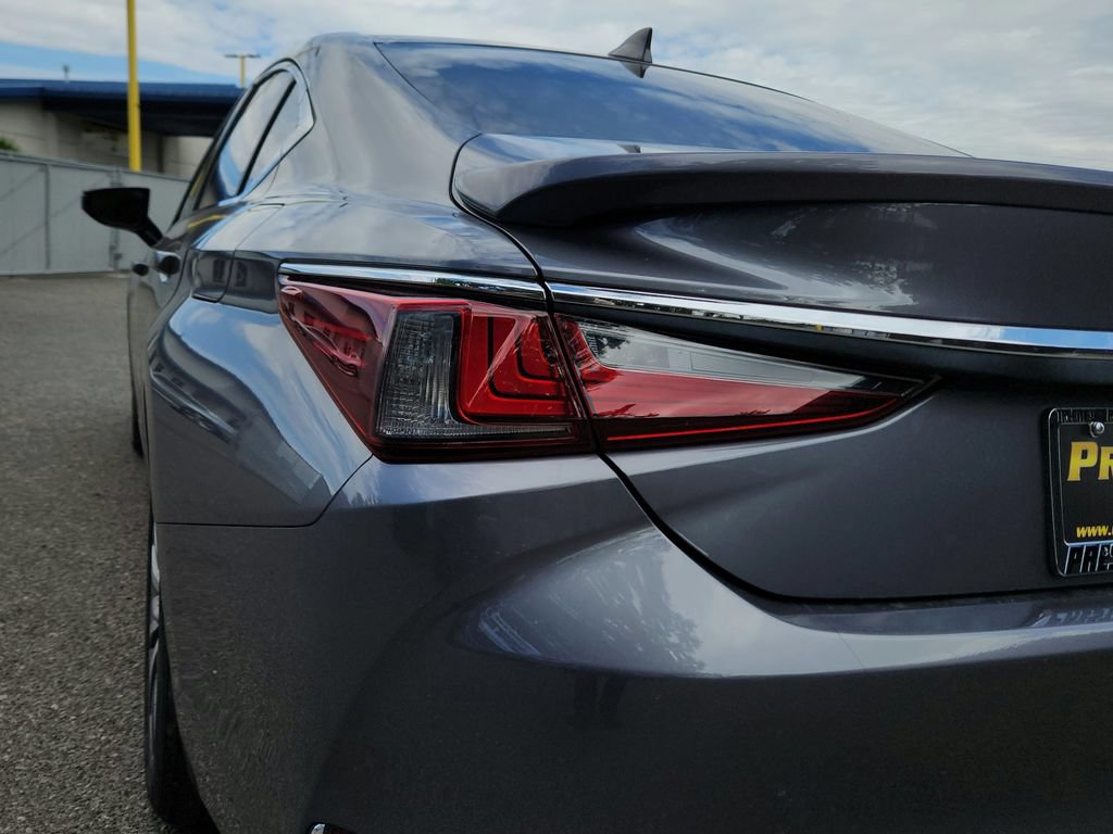 Used 2021 Lexus ES 300h w/ Accessory Package 2 FWD image 11