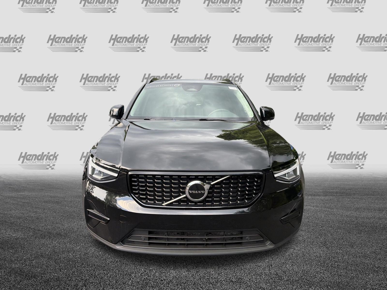 Certified 2024 Volvo XC40 B5 Core w/ Protection Package Premier AWD/4WD image 3