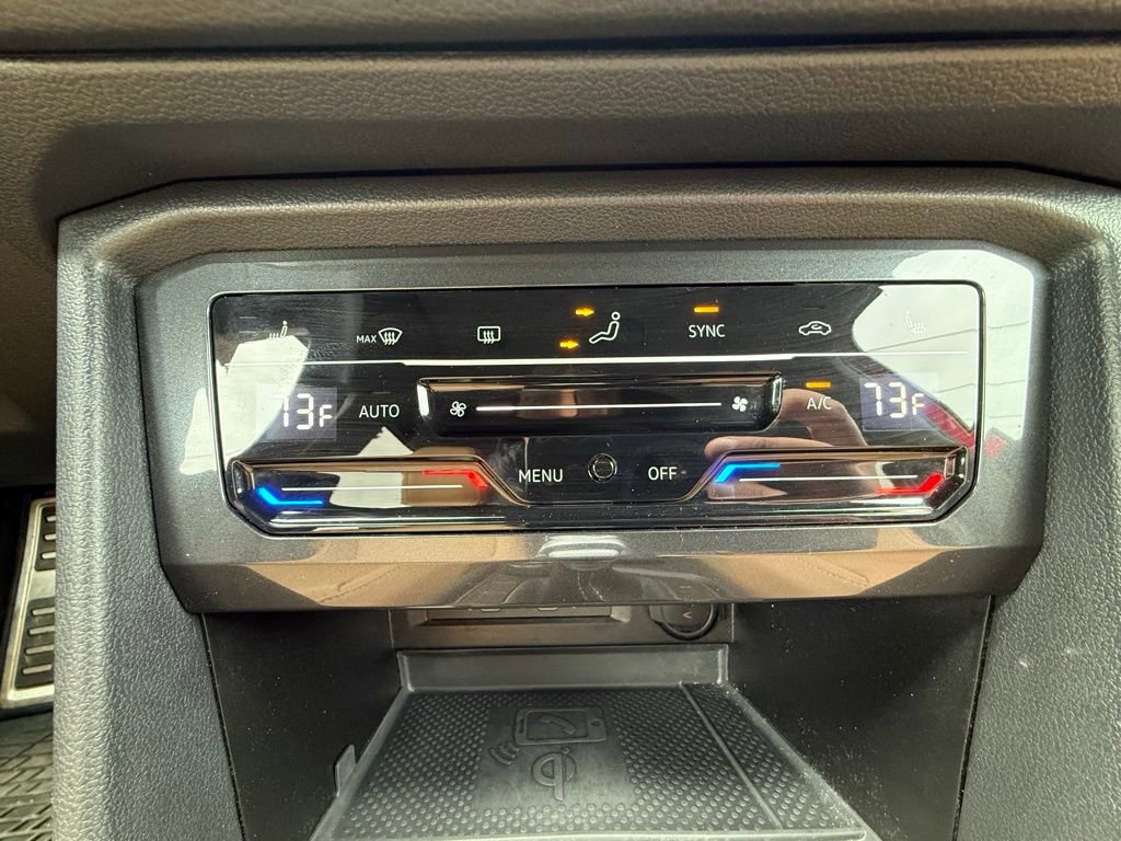 Used 2024 Volkswagen Tiguan SE R-Line image 25