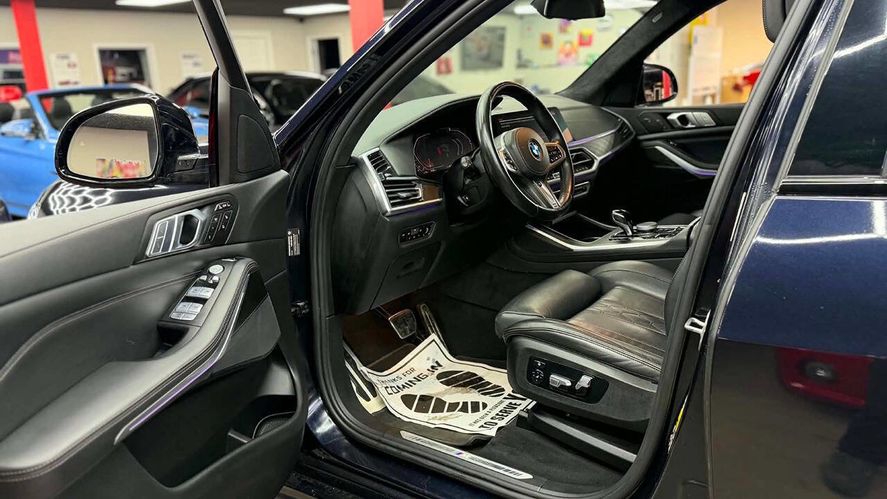 Used 2022 BMW X7 xDrive40i w/ M Sport Package AWD/4WD image 24