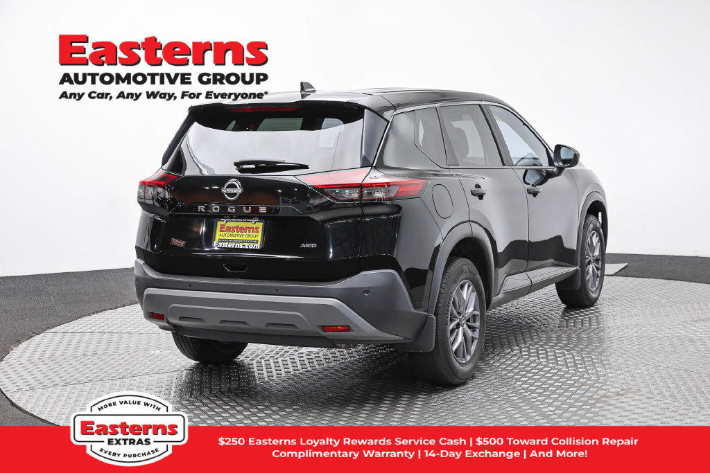 Used 2023 Nissan Rogue S AWD/4WD image 6
