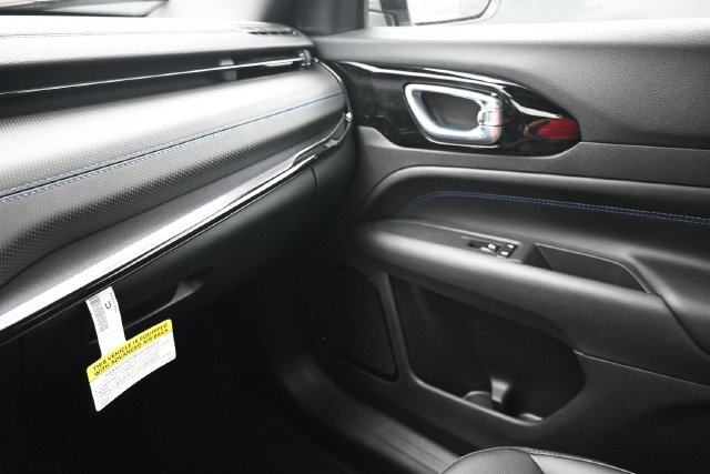 New 2027 Jeep Compass Latitude AWD/4WD image 8
