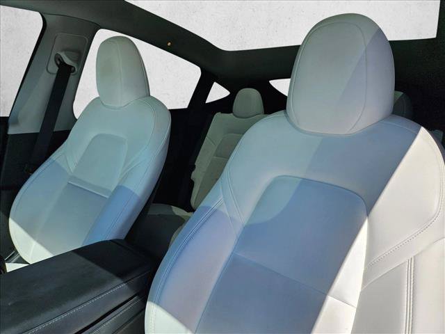 Used 2024 Tesla Model Y Long Range AWD/4WD image 11