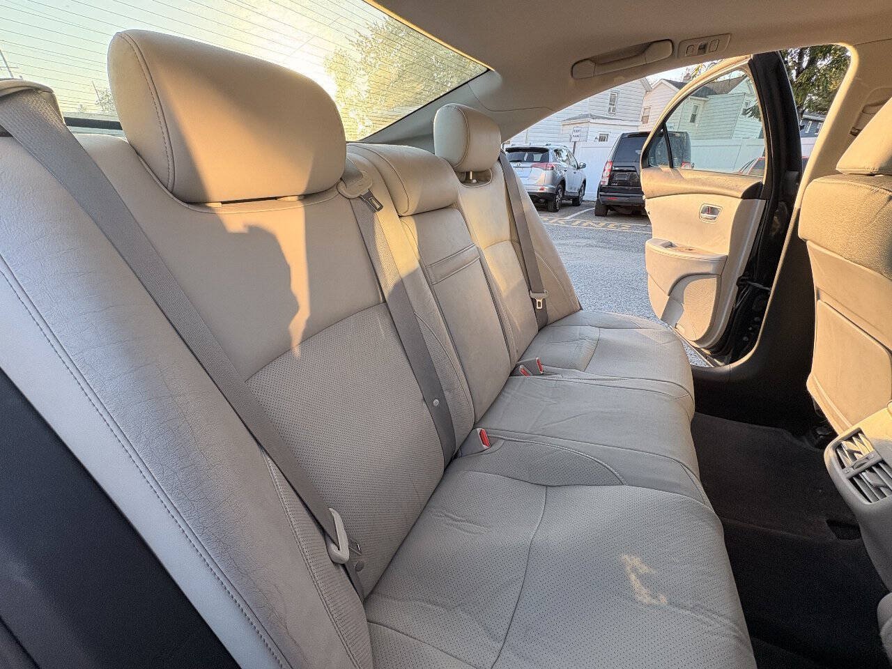 Used 2010 Lexus ES 350 FWD image 17