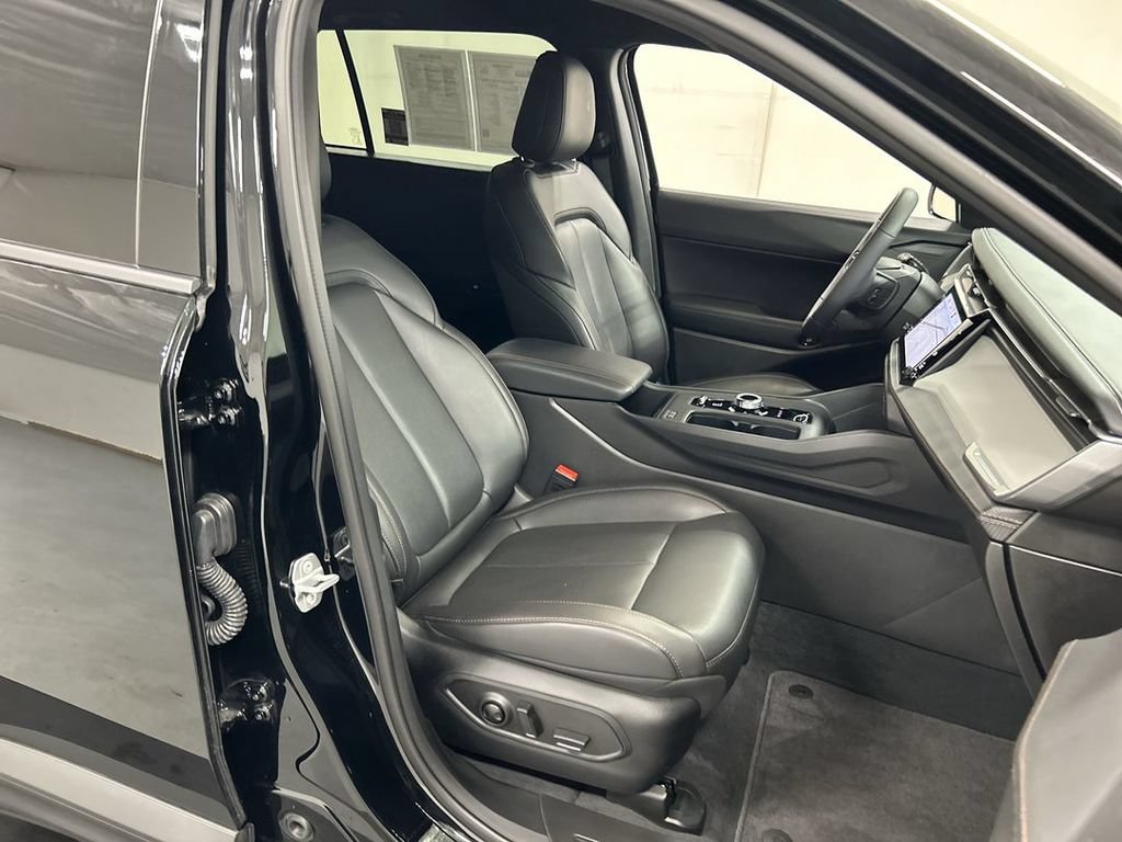 Used 2026 Jeep Cherokee Limited AWD/4WD image 23