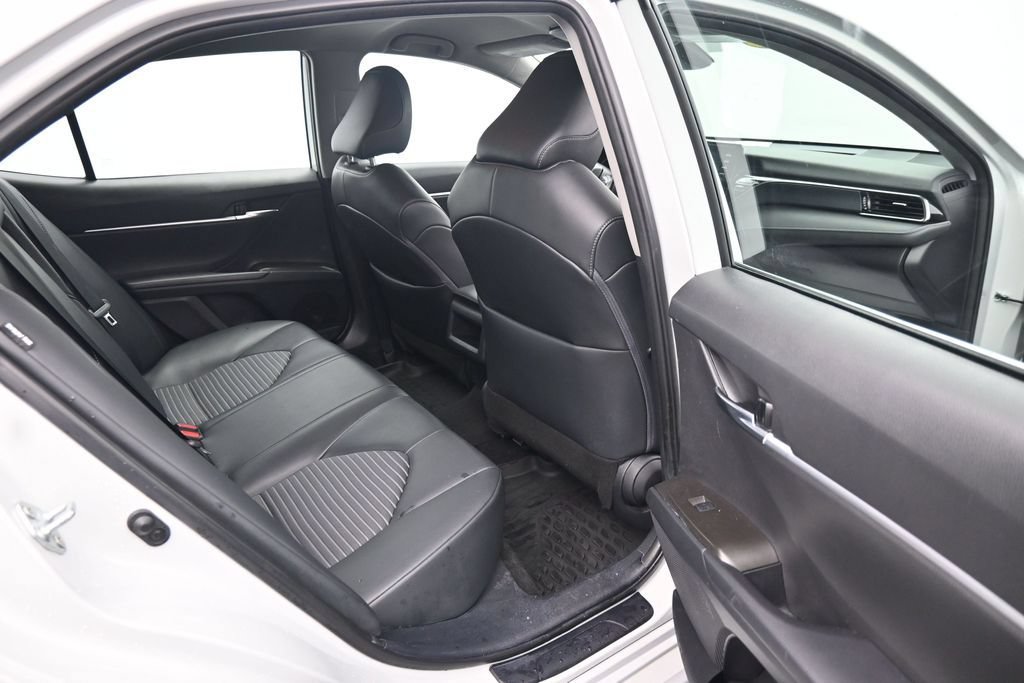 Used 2023 Toyota Camry SE FWD image 12