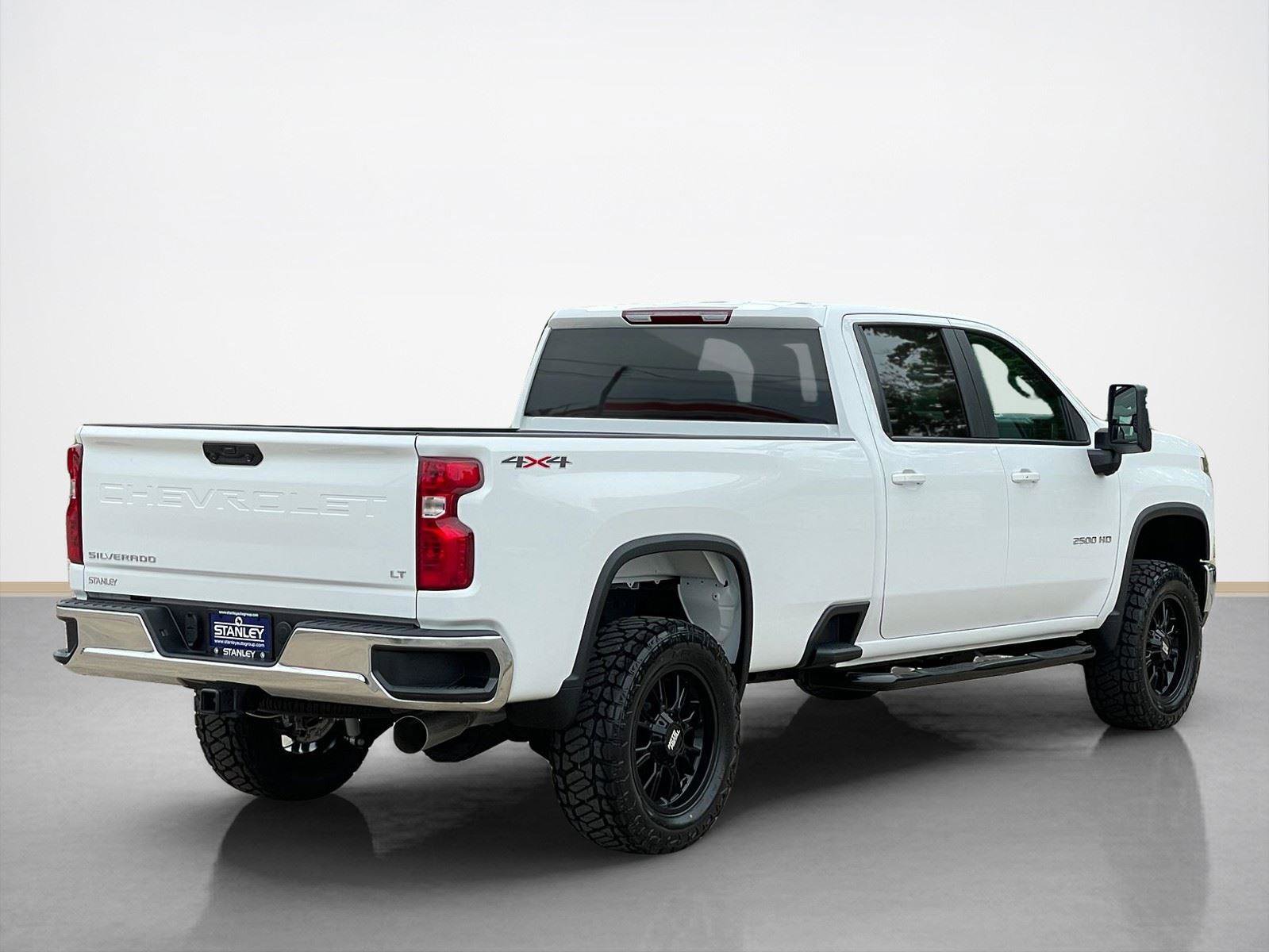 Used 2025 Chevrolet Silverado 2500 LT w/ Convenience Package AWD/4WD image 8