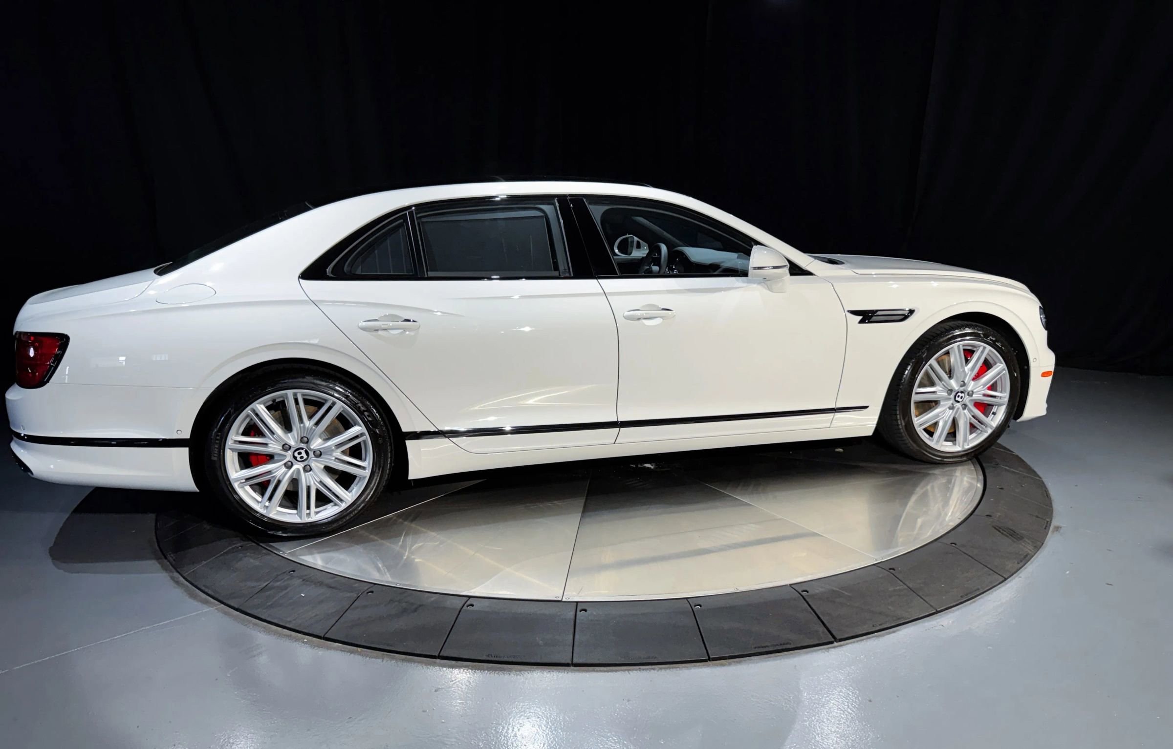 Used 2023 Bentley Flying Spur V8 AWD/4WD image 10