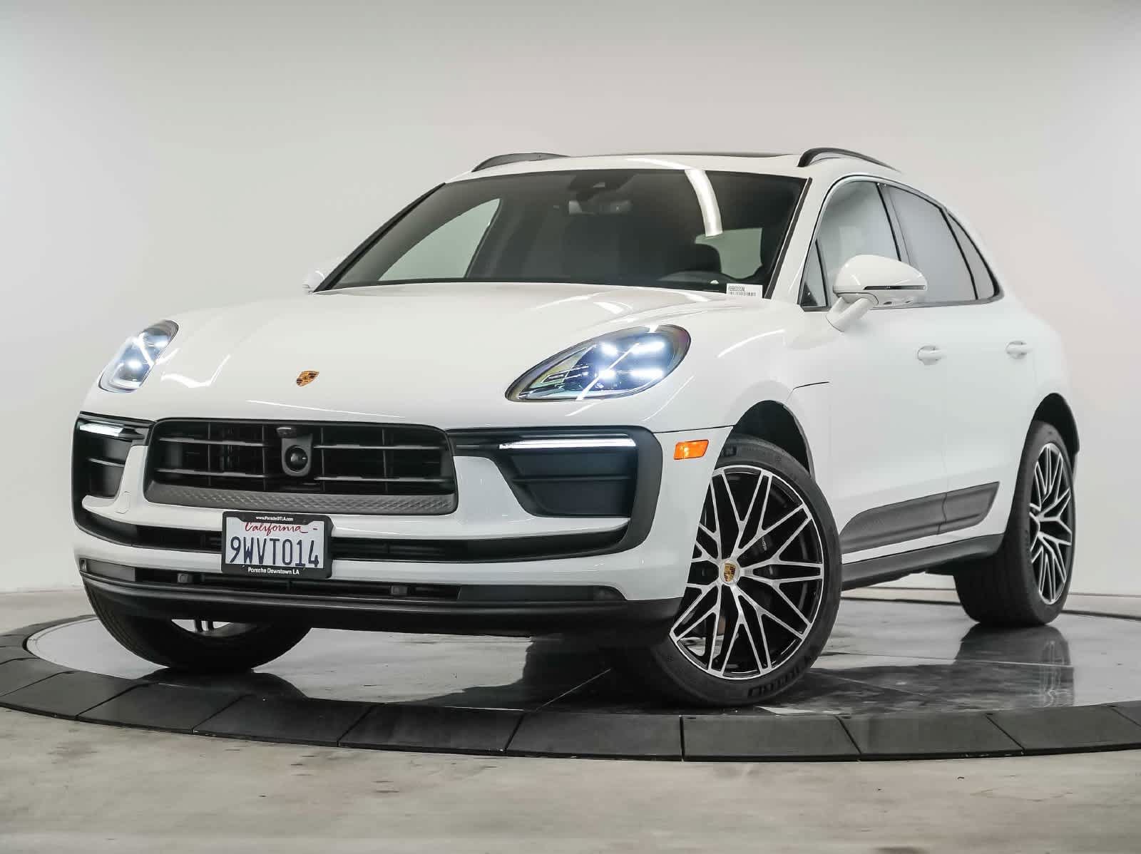 Certified 2026 Porsche Macan AWD/4WD image 1