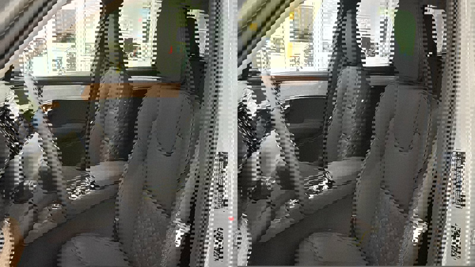 New 2026 Volvo XC90 B6 Plus w/ Protection Package Premier image 23